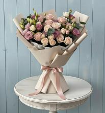 Букет цветов из:  Розы и Лизиантусы в Липовцах