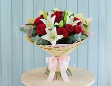 Букет цветов из:  Лилии и Розы в Липовцах