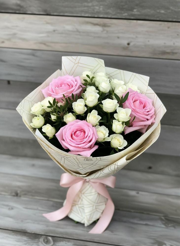 Букет цветов из: Розы в Липовцах