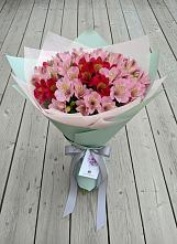 Букет цветов из:  Альстромерии в Липовцах