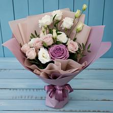 Букет цветов из:  Розы и Лизиантусы в Липовцах