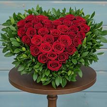 Цветочная композиция из Розы в виде сердца в Липовцах