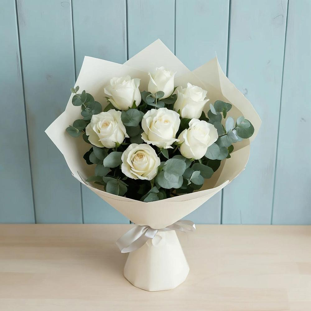 Букет Белые розы в Эвкалипте в Липовцах