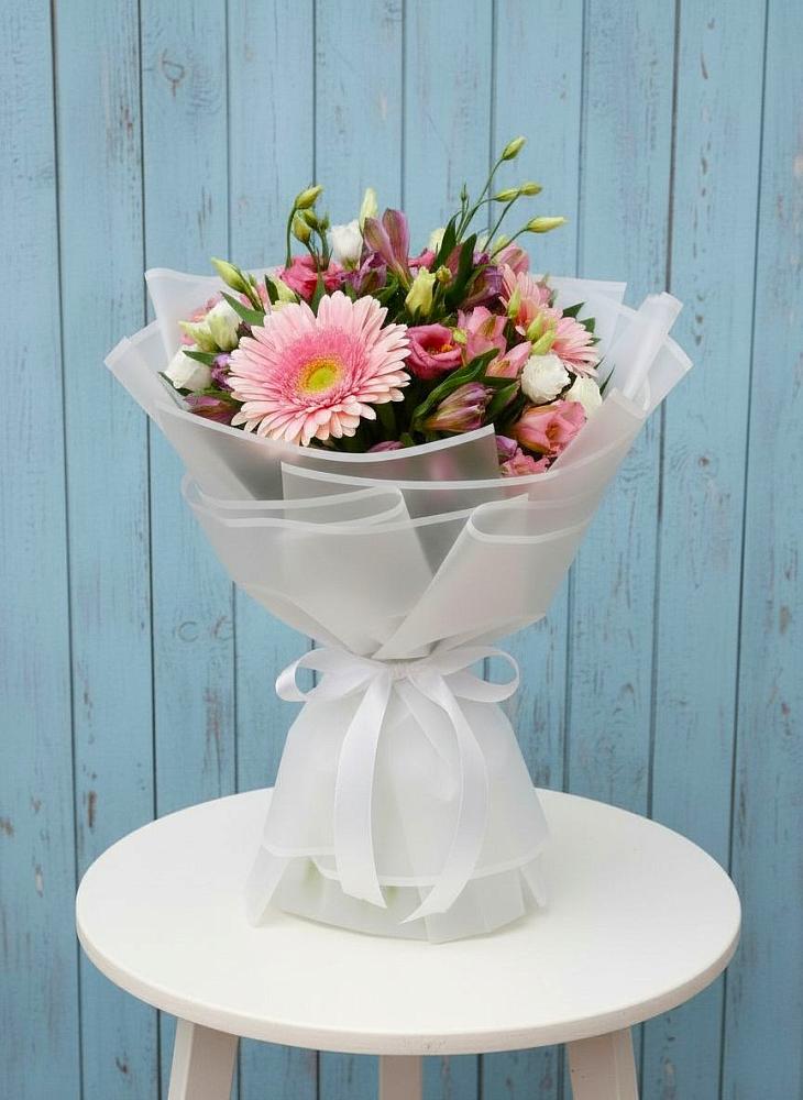 Букет цветов из: Герберы, Альстромерии и Лизиантусы в Липовцах