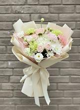 Букет цветов из:  Гвоздики, Розы, Лизиантусы и Хризантемы в Липовцах