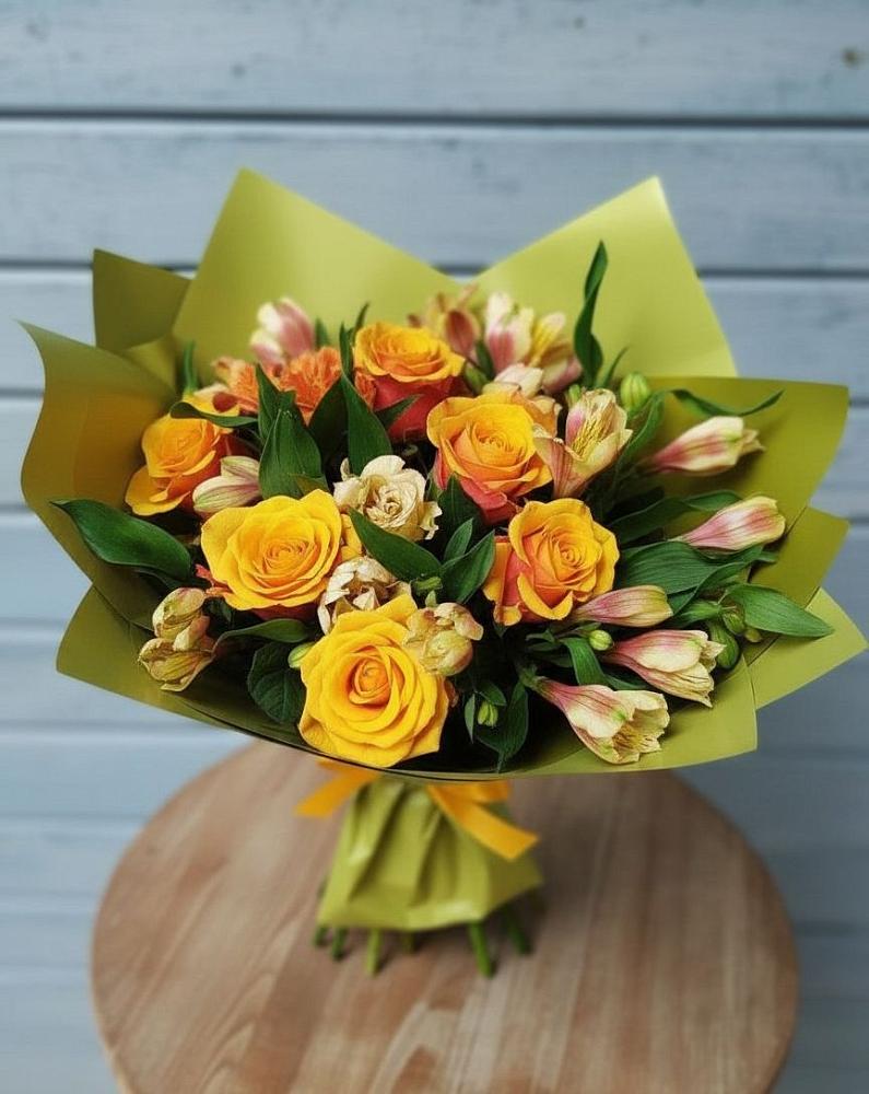 Букет цветов из: Альстромерии и Розы в Липовцах