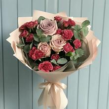 Букет цветов из:  Гвоздики и Розы в Липовцах