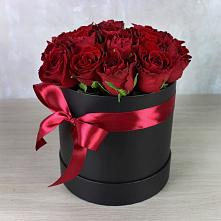 Цветочная композиция из Розы в шляпной коробке в Липовцах