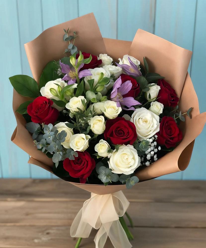 Букет цветов из: Розы и Альстромерии в Липовцах